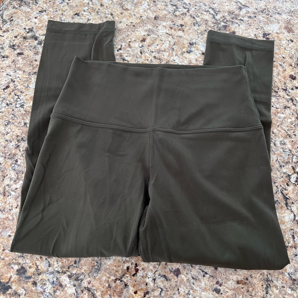 Women’s Lululemon Green Align Crop Legging size 6 EUC